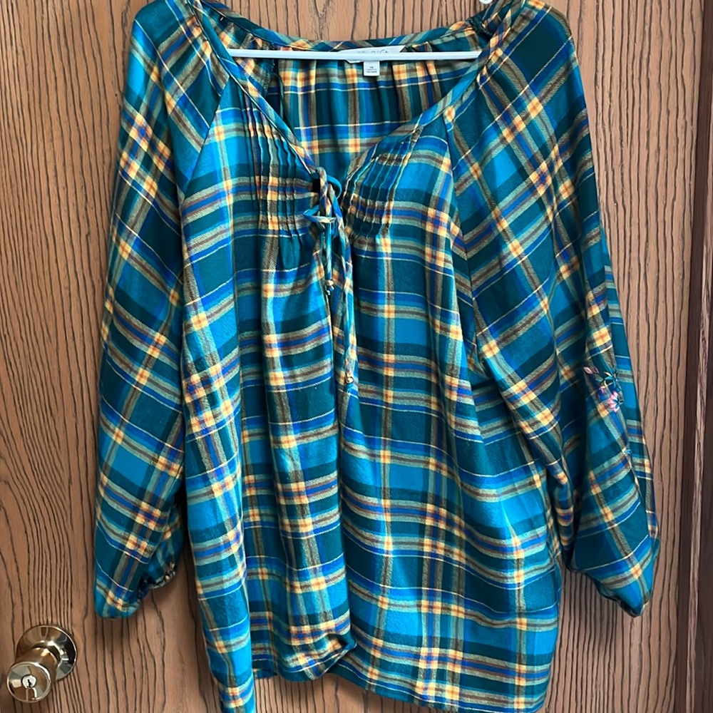 The Pioneer Woman peasant blouse
